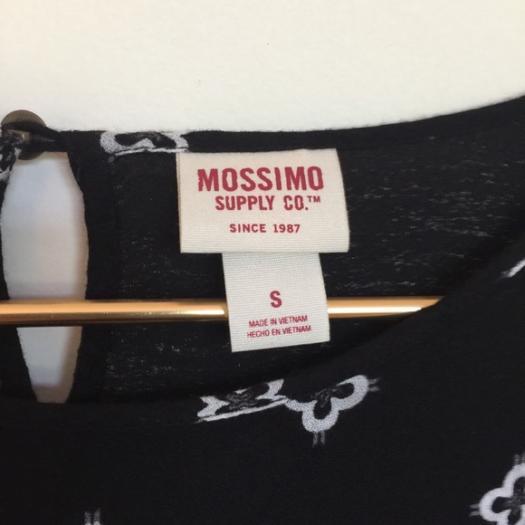 MOSSIMO :: L/S CLOVER PRINT TOP :: TIE SLEEVES - Picture 3 of 5